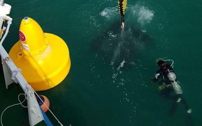 Sealite SLB1500 Buoys being installed in Dubai waters.